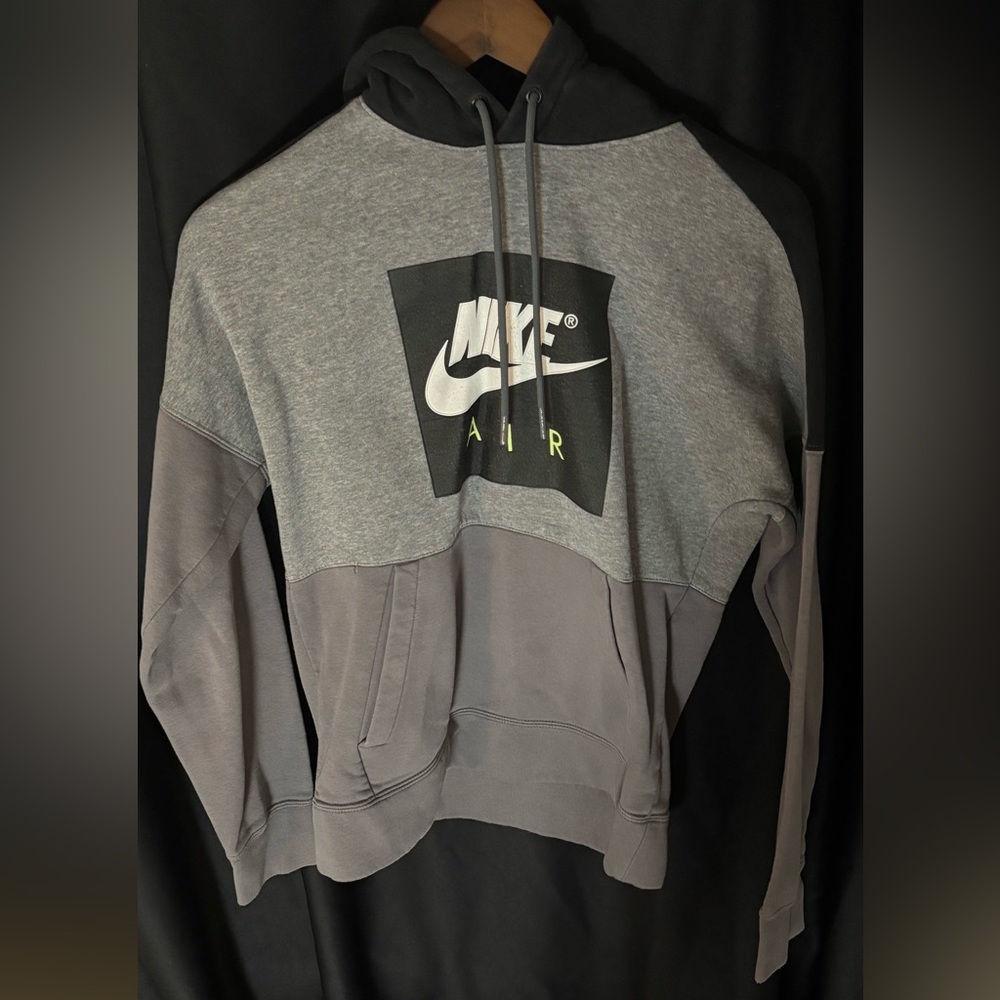 Nike Men's Two-Tone Gray Hoodie